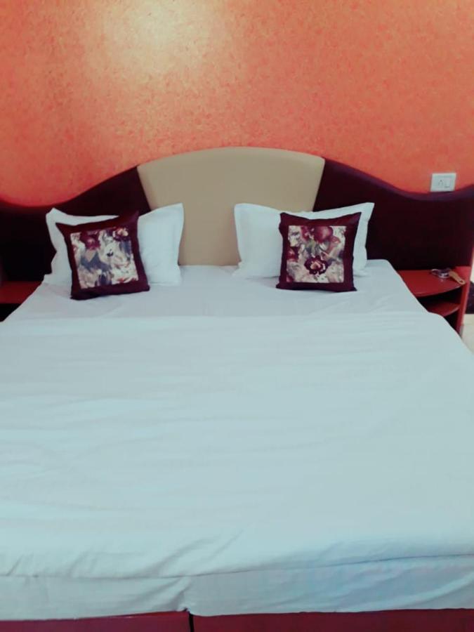 Paradise Hotel For Couples Ābu Eksteriør billede